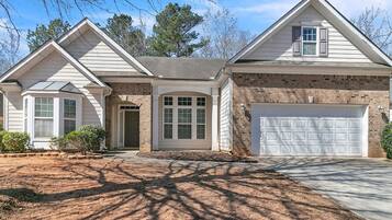 House, 3 Bedrooms | Exterior