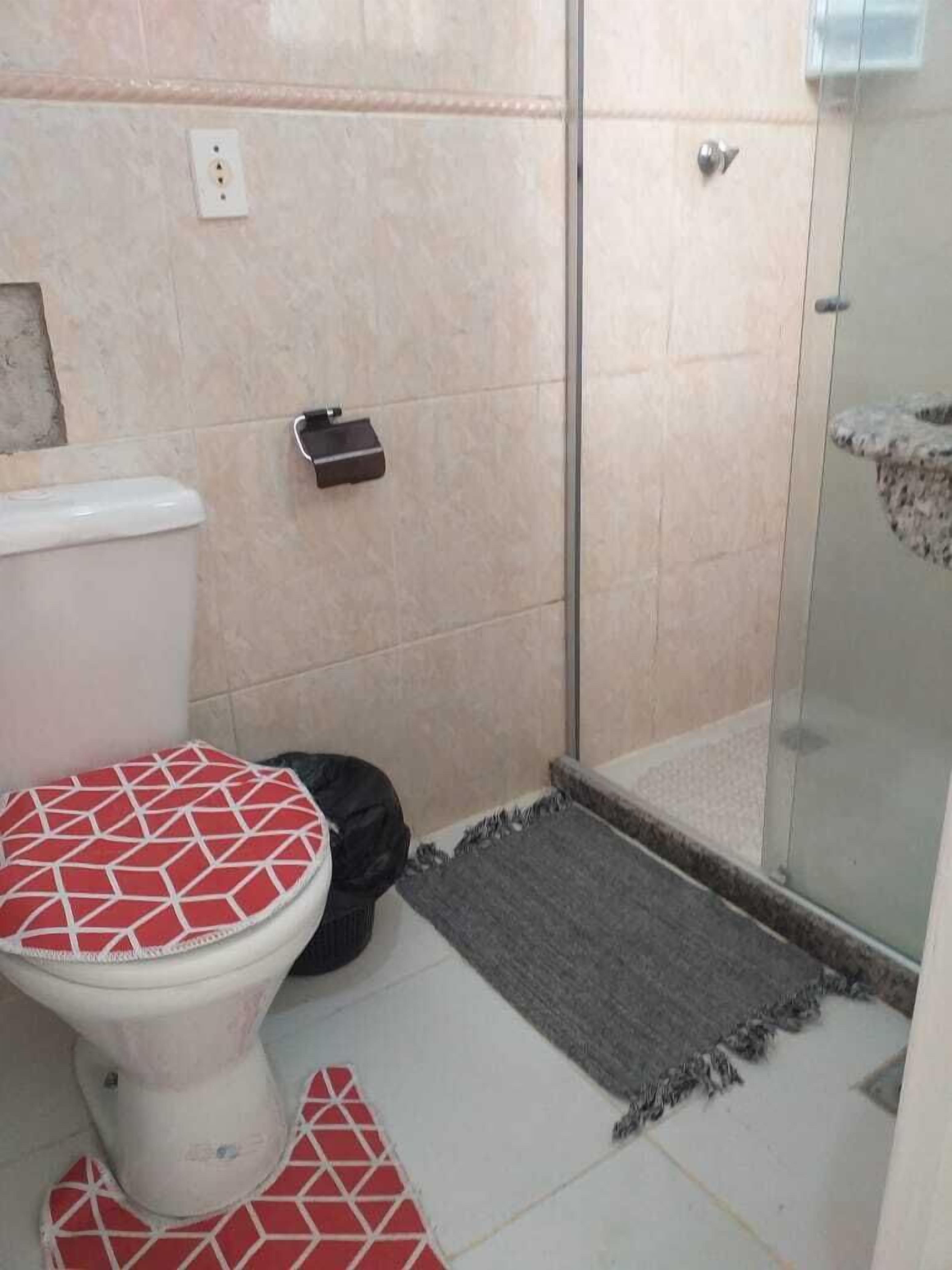 Apartemen Basic, pemandangan kota | Kamar mandi