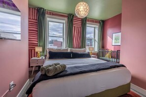 3 bedrooms, desk, iron/ironing board, travel cot