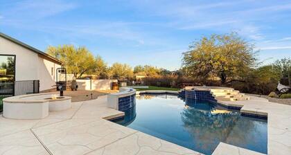 Private Pickleball Court, Pool heat, Spa & Fire Pit ++