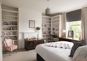 4 soverom, strykejern/-brett, internettilgang og sengetøy