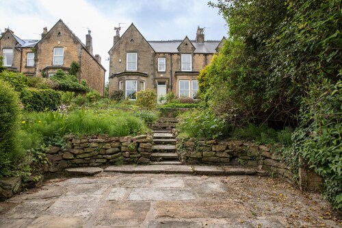 THE CLARENCE - An exceptionally spacious Edwardian town house in the heart of Bishop Auckland.
