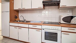 Hus - 4 sovrum - terrass | Eget kök