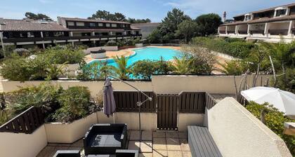 APARTMENT FOR RENT AT LA FORESTIERE, SHARED POOL, IN THE HEART OF CAP FERRET