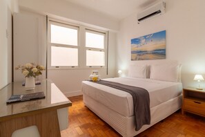 Apartment | 2 bedrooms - Sophisticated Just a few Steps From the Lagoon Sb301 (Rio de Janeiro)