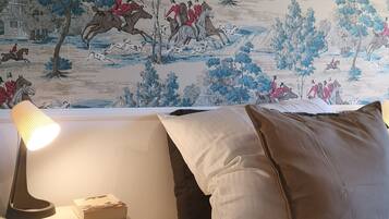 2 bedrooms, travel crib, WiFi, bed sheets