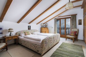 4 chambres, fer et planche à repasser, Wi-Fi, draps fournis