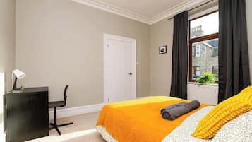 2 dormitorios, tabla de planchar con plancha, wifi y ropa de cama