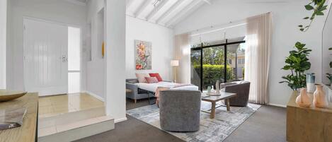 3 bedrooms, desk, iron/ironing board, travel cot