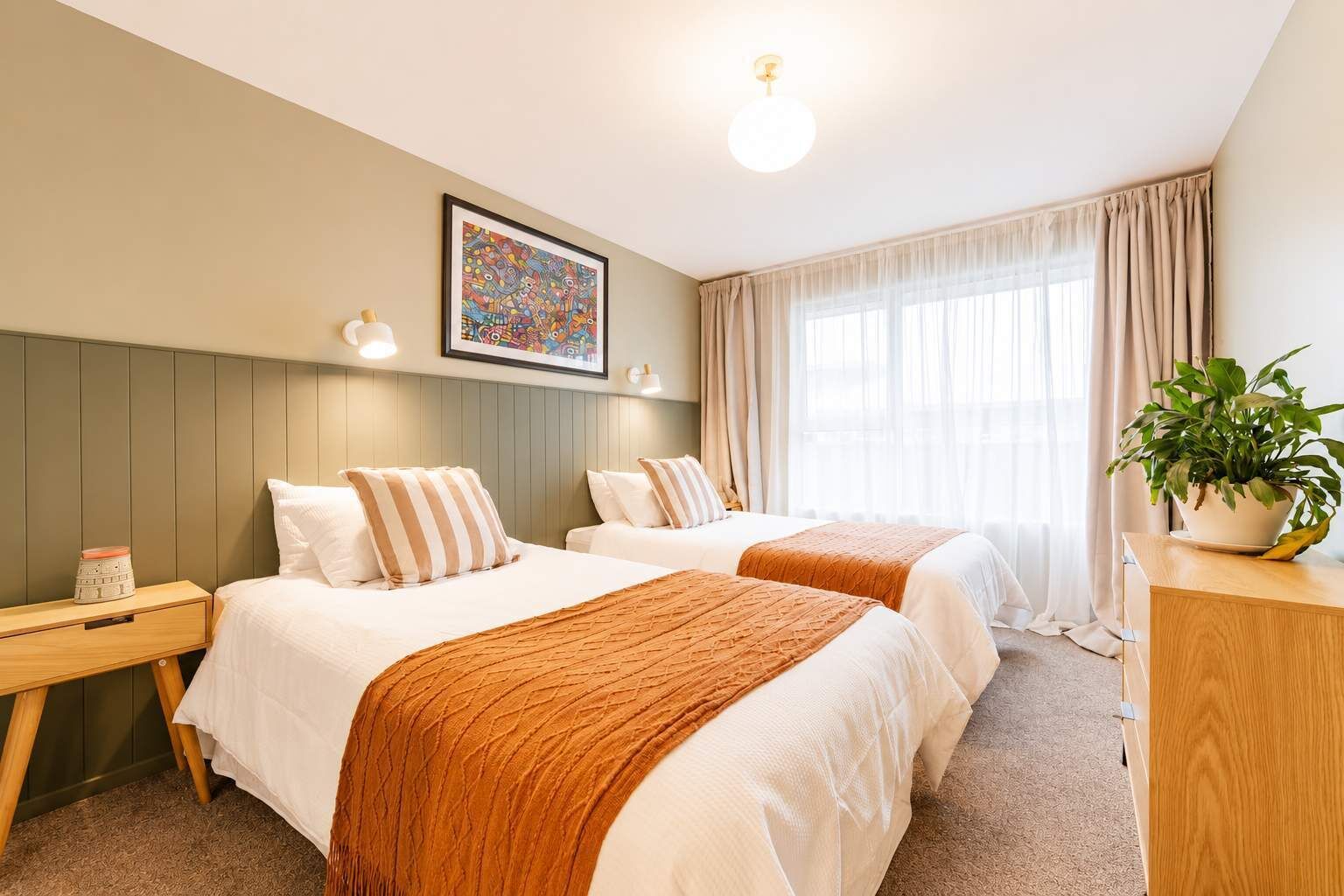 2 bedrooms, iron/ironing board, WiFi, bed sheets