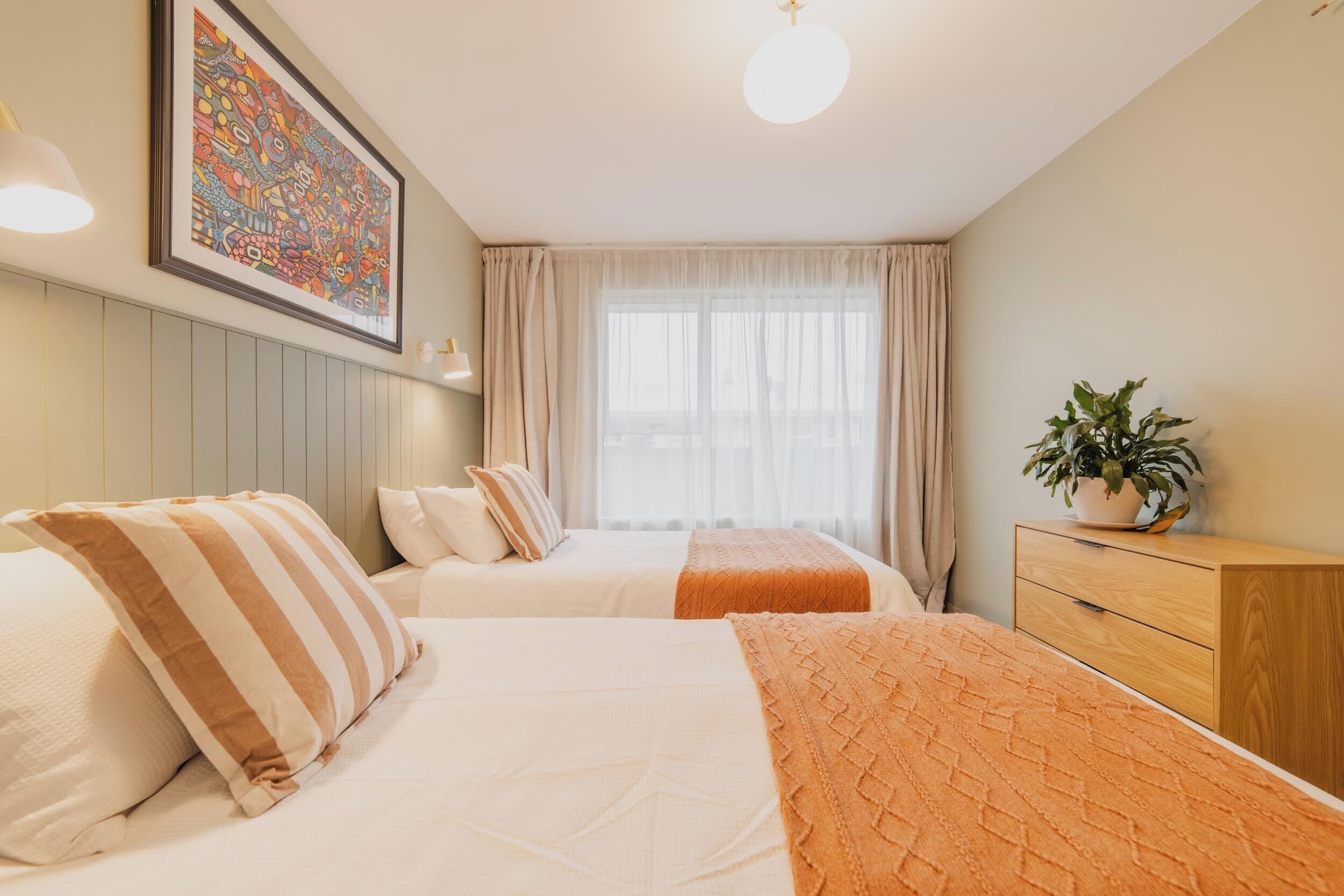 2 chambres, fer et planche à repasser, Wi-Fi, draps fournis