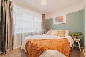 2 bedrooms, iron/ironing board, WiFi, bed sheets - The 2BR Hereford Haven - Relax, Recharge, Repeat (Christchurch)