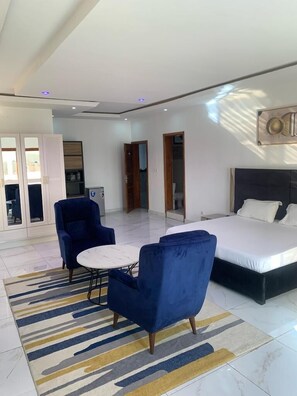 Luxury Suite, City View | Laptop workspace, blackout drapes, free WiFi - Bi hotel 1 Bi hotel 1 (Dakar)