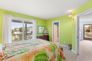 5 bedrooms, iron/ironing board, WiFi, bed sheets