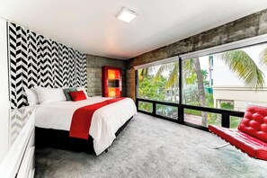 2 bedrooms, iron/ironing board, travel cot, WiFi