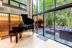 Interior - Piano House Waterfront Retreat – 2BR Getaway (Fort Lauderdale)