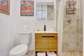 Shower - Private Studio Near Beach and Las Olas (Fort Lauderdale)
