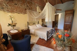 4 quartos, ferros/tábuas de passar roupa, Wi-Fi de cortesia
