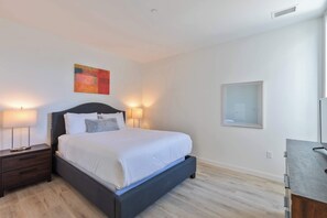 1 bedroom, desk, iron/ironing board, WiFi