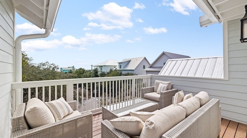 CURRENTLY DISCOUNTED!NEW Build w/ Private Pool, Golf Cart & Bikes! ~ The Grand Mary, on 30A