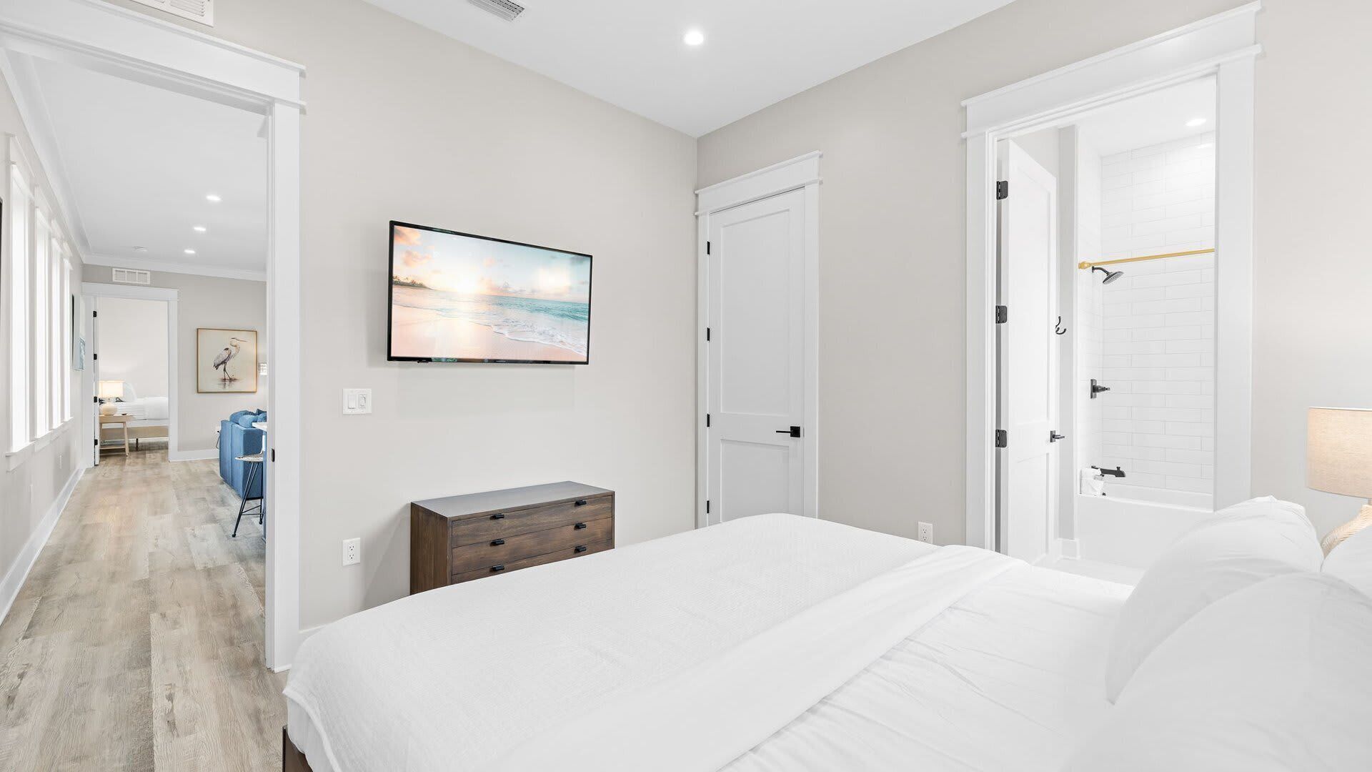 4 bedrooms, iron/ironing board, WiFi, bed sheets