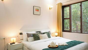 5 bedrooms, iron/ironing board, free WiFi, bed sheets