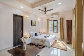 Villa Luxe, 5 chambres, balcon, vue jardin | 5 chambres, fer et planche à repasser, Wi-Fi gratuit, draps fournis