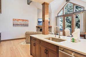 Interior - Highlander Townhome: Walk to Lifts, Walk to Town, Close to Everything! (Breckenridge)