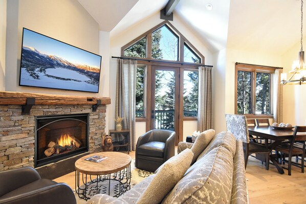 Smart TV, fireplace - Highlander Townhome: Walk to Lifts, Walk to Town, Close to Everything! (Breckenridge)