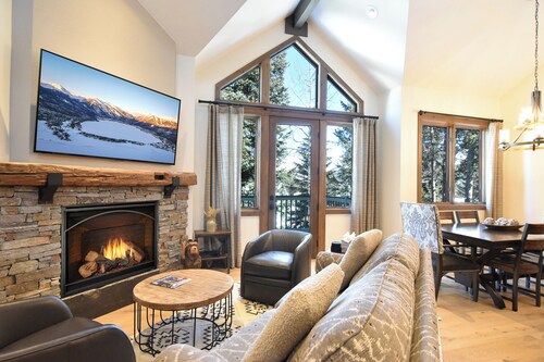 Highlander Townhome: Walk to Lifts, Walk to Town, Close to Everything!
