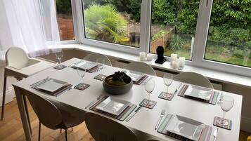 Apartment | Dining