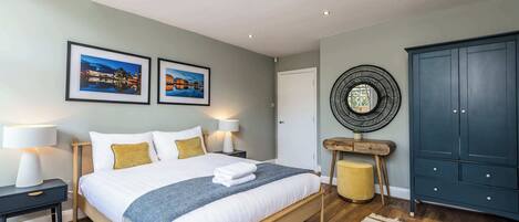 6 soverom, strykejern/-brett, reiseseng for barn og wi-fi