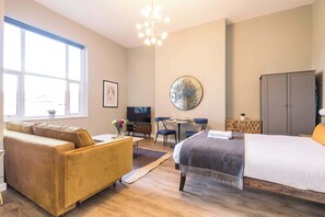 2 bedrooms, desk, iron/ironing board, travel crib - Host & Stay | The Georgian Quarters at Bedford II and III (Liverpool)