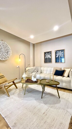 TV, peis og kontorer