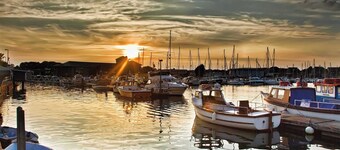 Host & Stay | Beachside Gallery