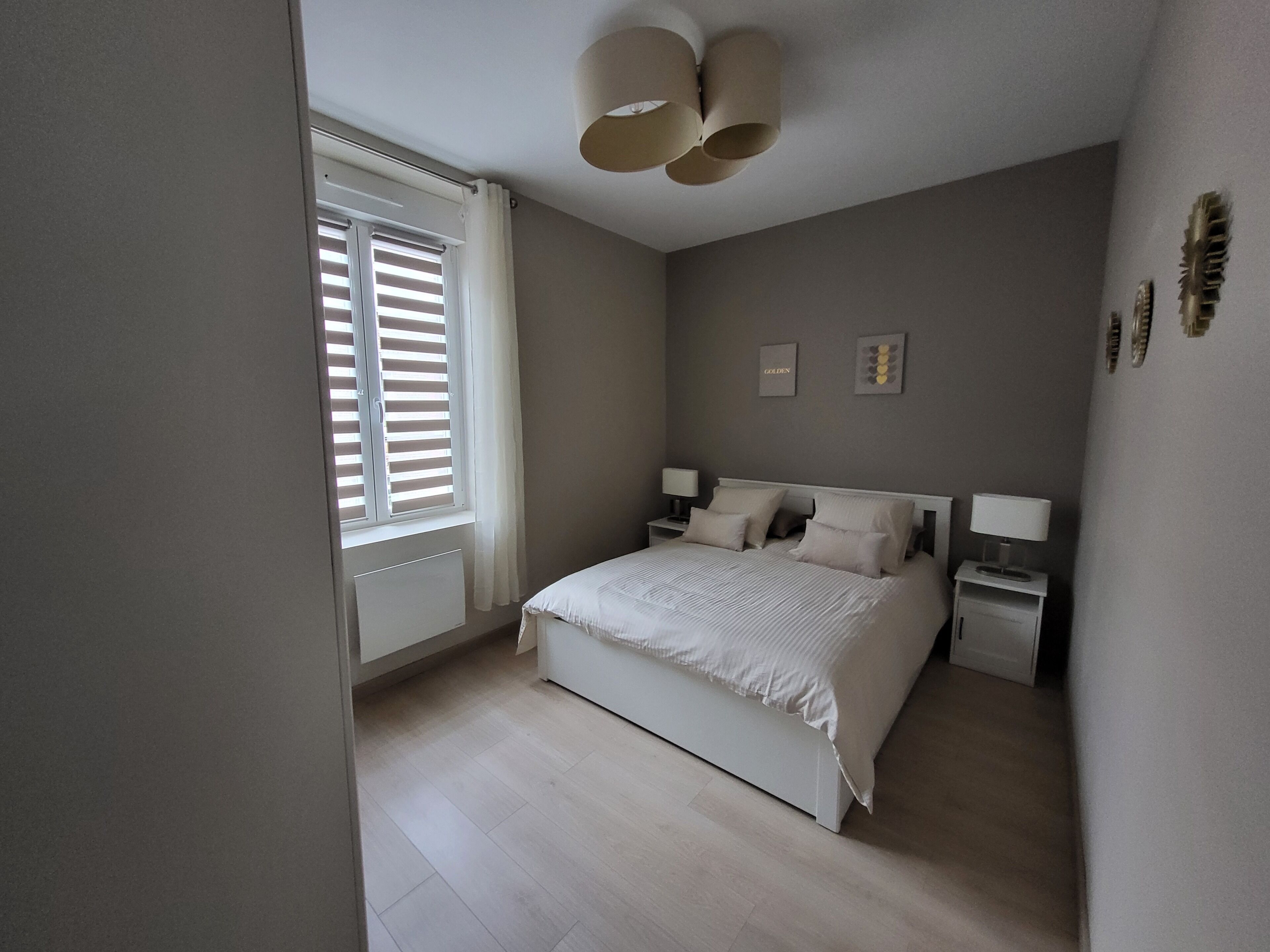 3 chambres, fer et planche à repasser, Wi-Fi gratuit, draps fournis