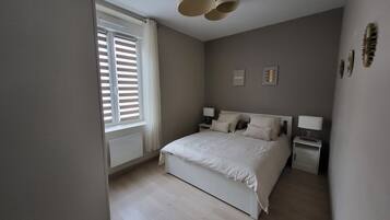 3 chambres, fer et planche Ă repasser, Wi-Fi gratuit, draps fournis