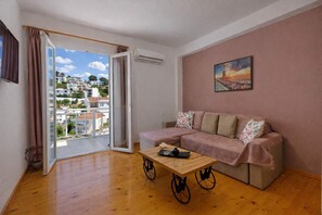 Televisión y oficina 