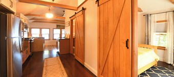 ** SPRING SPECIAL ** Pet-Friendly Thomas Pond Getaway with Serene Lake Views