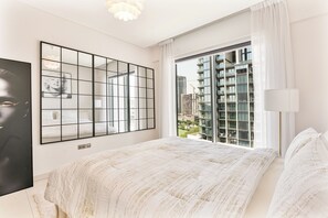 2 bedrooms, in-room safe, desk, iron/ironing board