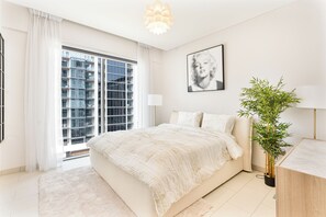 2 bedrooms, in-room safe, desk, iron/ironing board