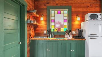 Fridge, microwave, stovetop, coffee/tea maker