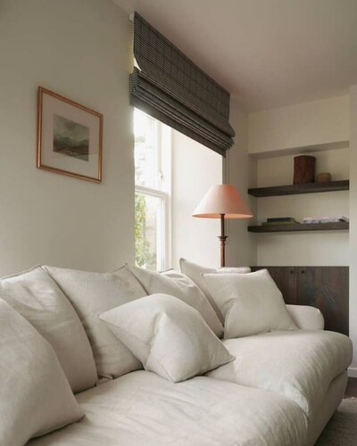 Old school, cozy cottage for 7