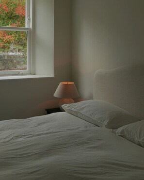 3 bedrooms, desk, free WiFi, bed sheets