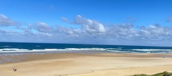 Villa under the pines with 3* pool, close to the ocean! ideal for families