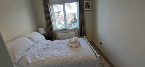Refurbed, Modern & Stylish 3BD w/Garden / Pets OK