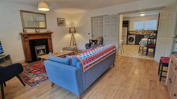 TV, fireplace, offices