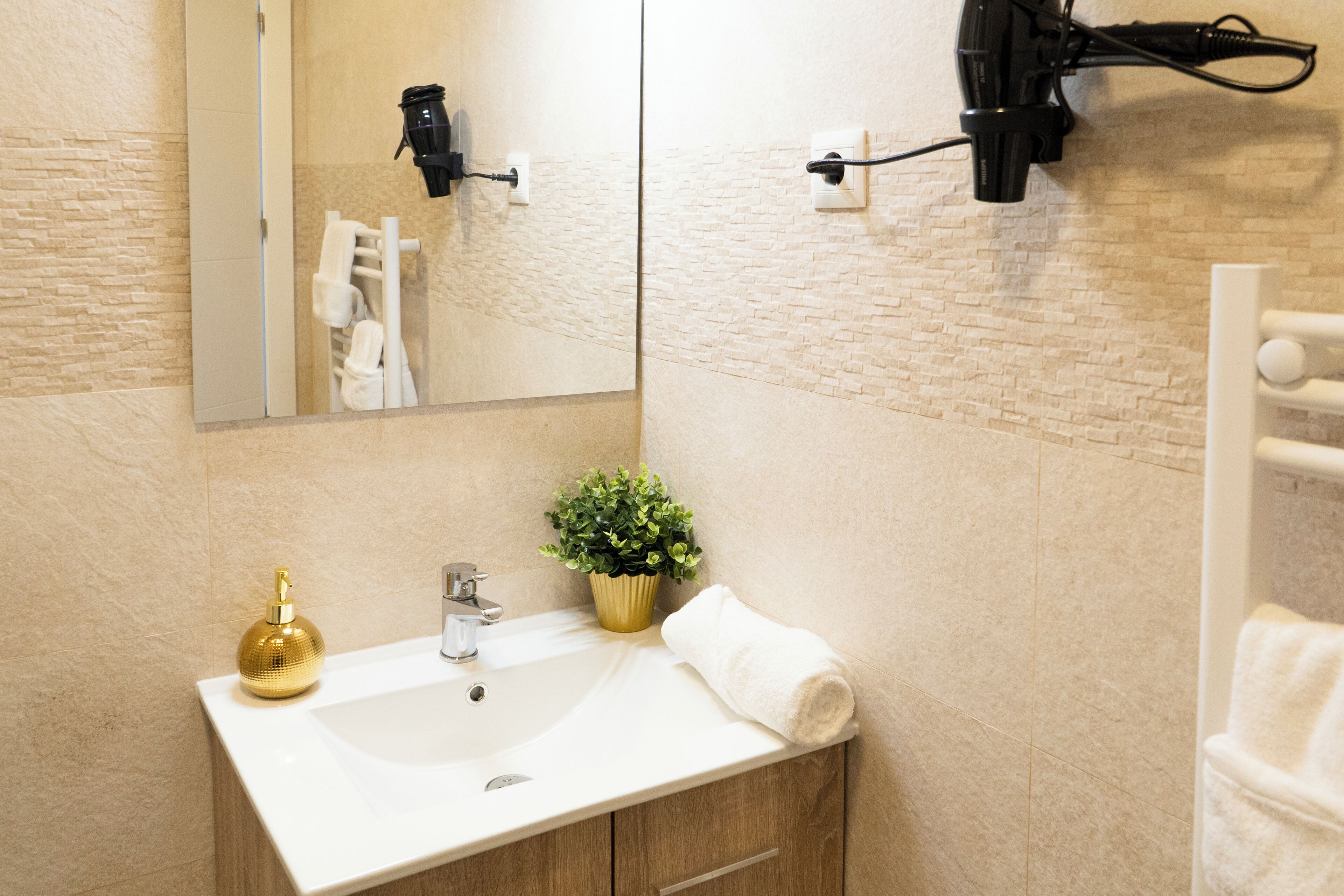 Apartment | Bathroom | Bathtub