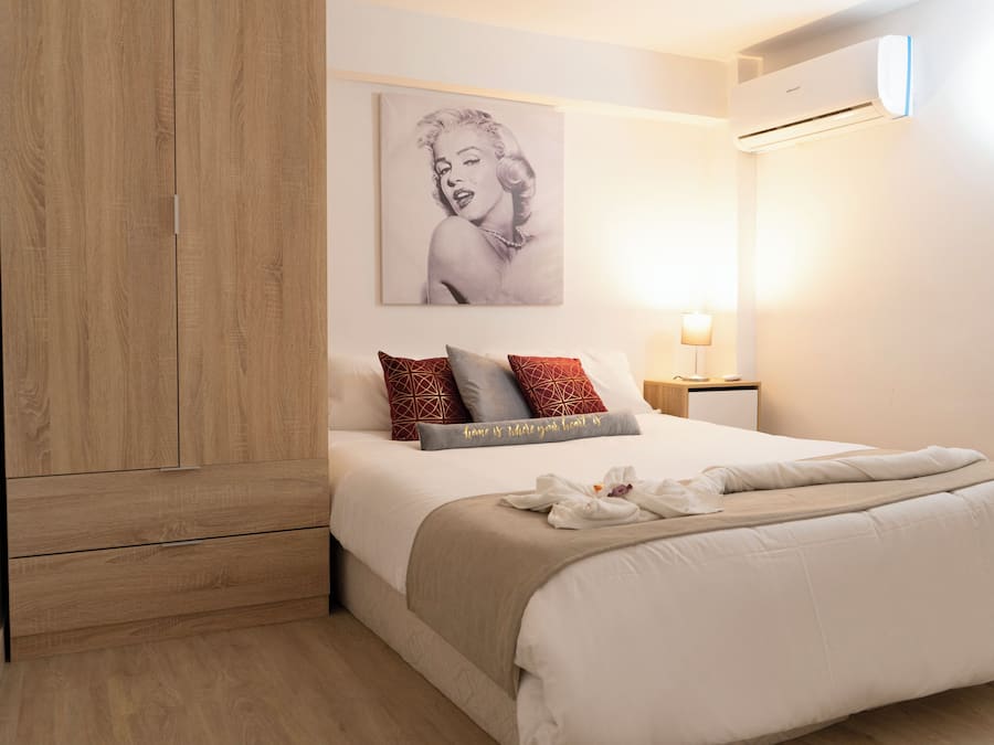 Lägenhet | Strykjärn/strykbräda och sängkläder