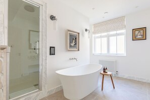 Douche, séchoir à cheveux
